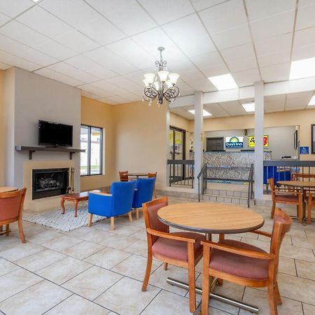 Days Inn By Wyndham Perrysburg Toledo Exteriér fotografie