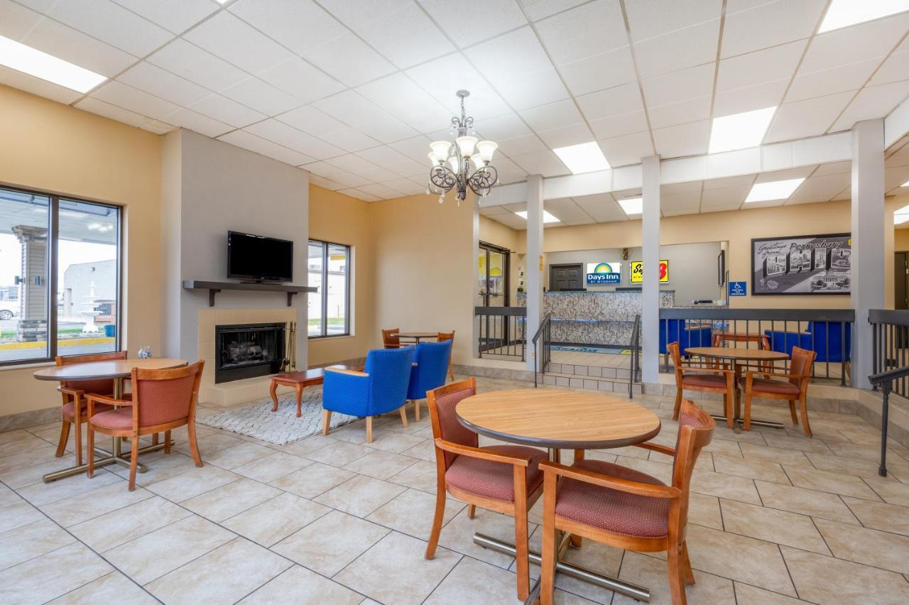 Days Inn By Wyndham Perrysburg Toledo Exteriér fotografie